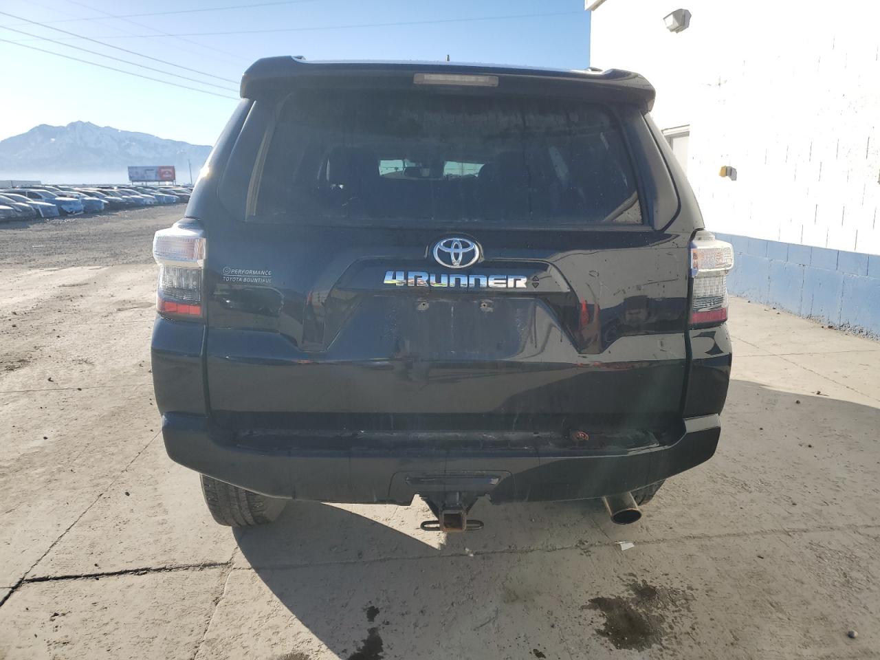 2021 Toyota 4Runner VIN JTENU5JR9M5858012 Copart auction photo, front end / side damage thumbnail 6