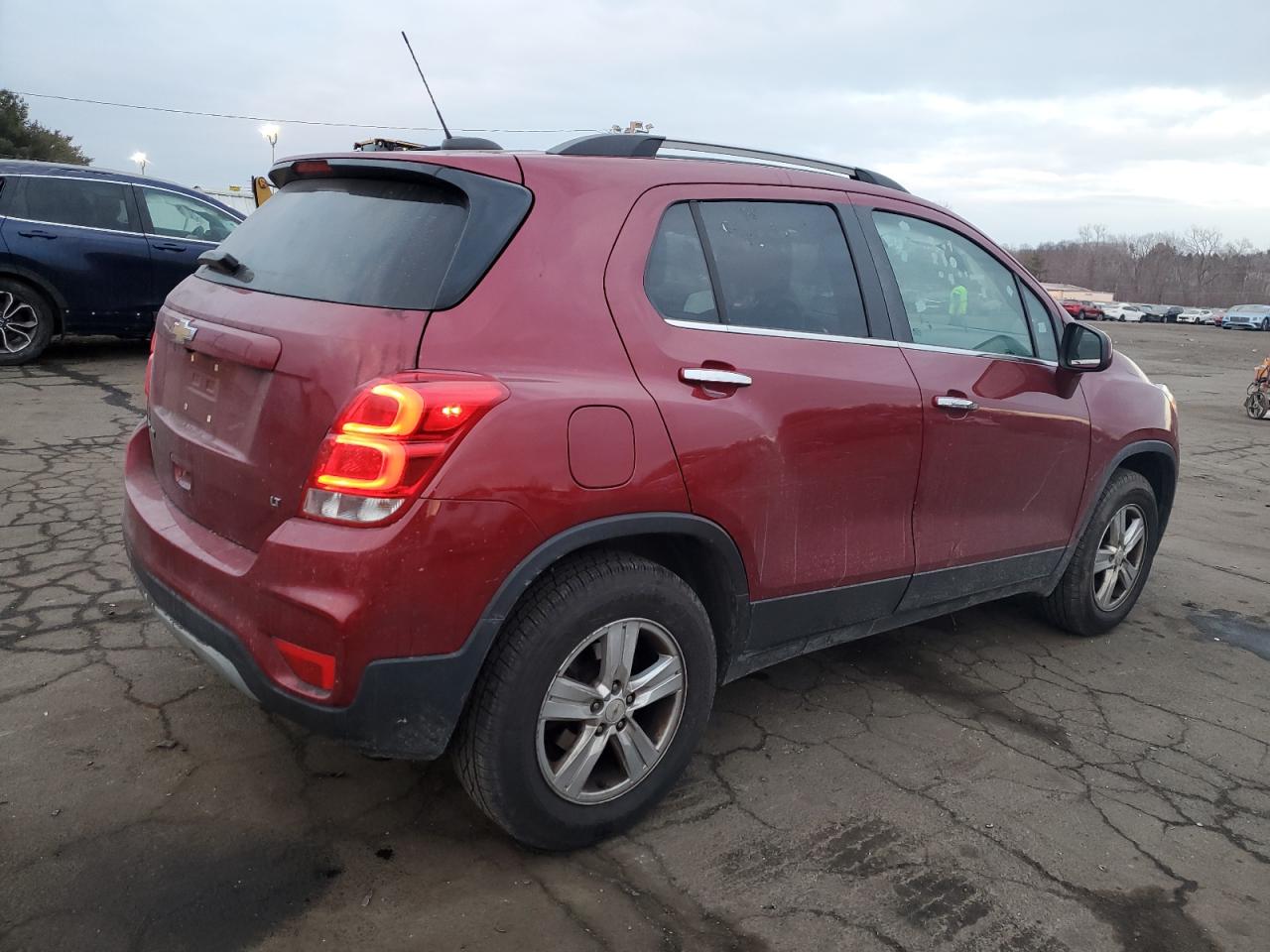 2020 Chevrolet Trax VIN 3GNCJPSB7LL155631 Copart auction photo, side damage thumbnail 3