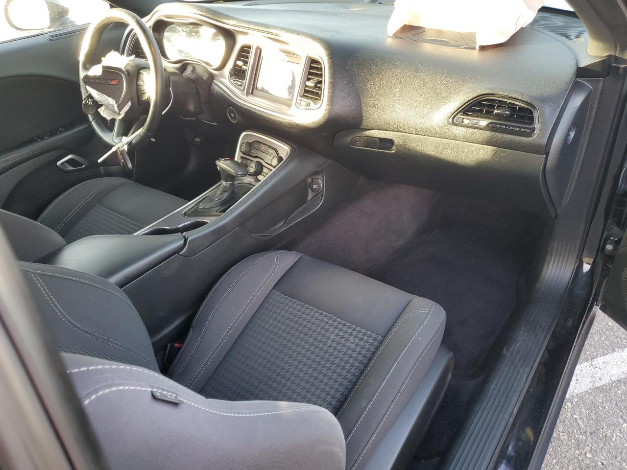 2018 Dodge Challenger VIN 2C3CDZAG0JH262815 Copart auction photo, front end / side damage thumbnail 9