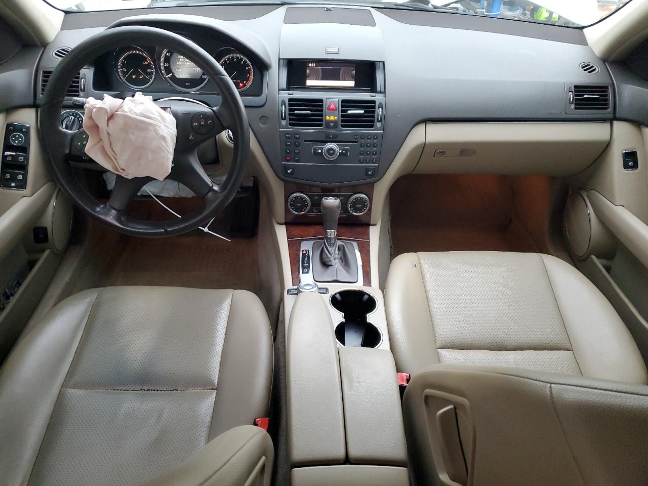 2010 Mercedes-Benz C-klasse VIN WDDGF8BB1AF411437 Copart auction photo, front end damage thumbnail 8