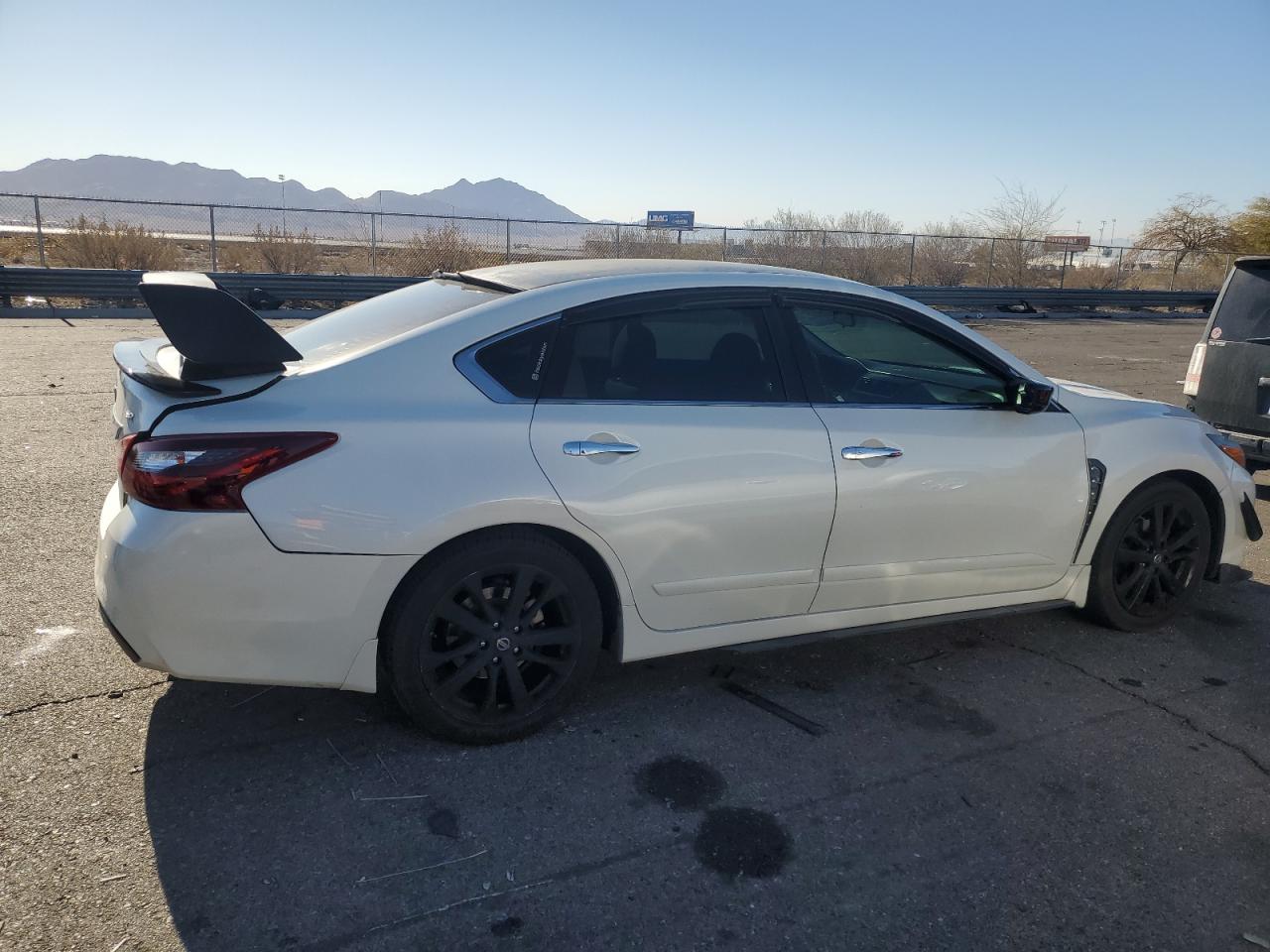 2017 Nissan Altima VIN 1N4AL3AP8HC186718 Copart auction photo, rear end damage thumbnail 3