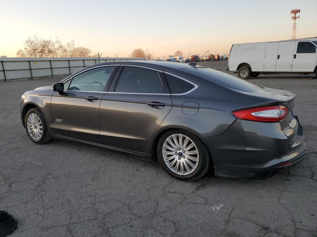 2016 Ford Fusion VIN 3FA6P0PU6GR145526 Copart auction photo, rear end / side damage thumbnail 2