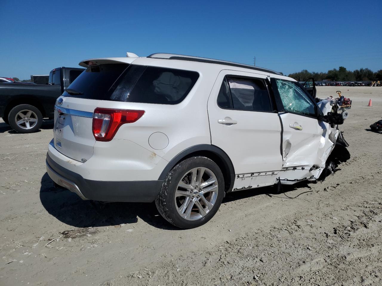 2017 Ford Explorer VIN 1FM5K7D85HGB38057 Copart auction photo, all over damage thumbnail 3
