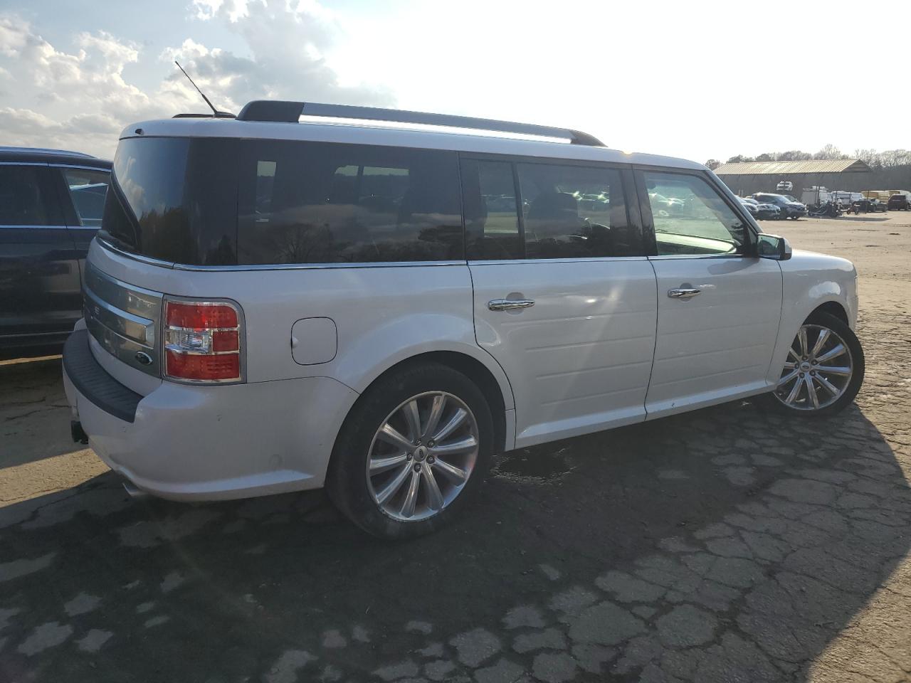2013 Ford Flex VIN 2FMGK5D89DBD31052 Copart auction photo, front end damage thumbnail 3