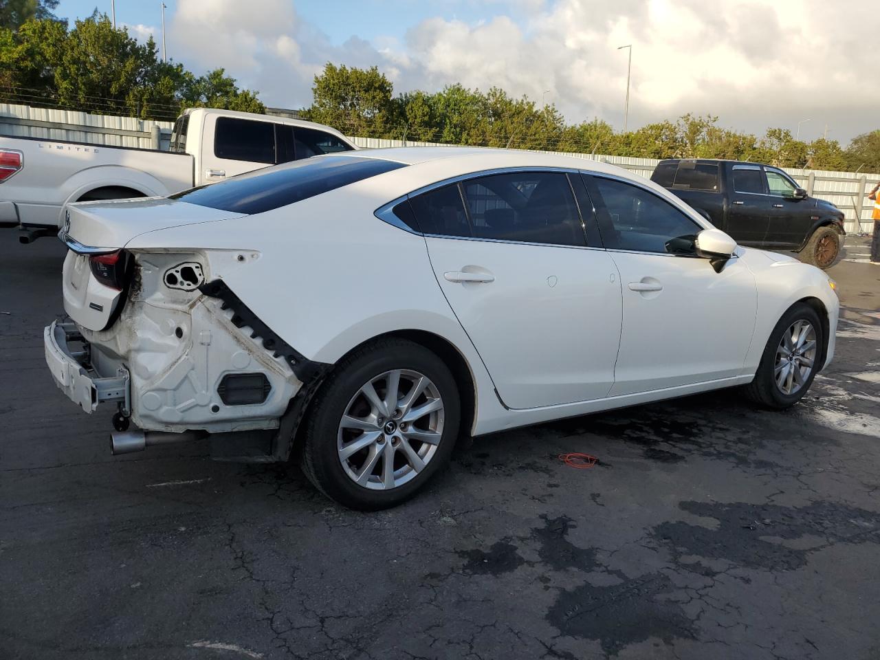 2016 Mazda 6 VIN JM1GJ1U5XG1478941 Copart auction photo, all over damage thumbnail 3