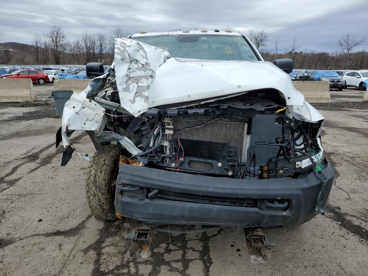 2013 RAM 2500 VIN 3C6LR5AT1DG524713 Copart auction photo, front end / minor dent/scratches damage thumbnail 5