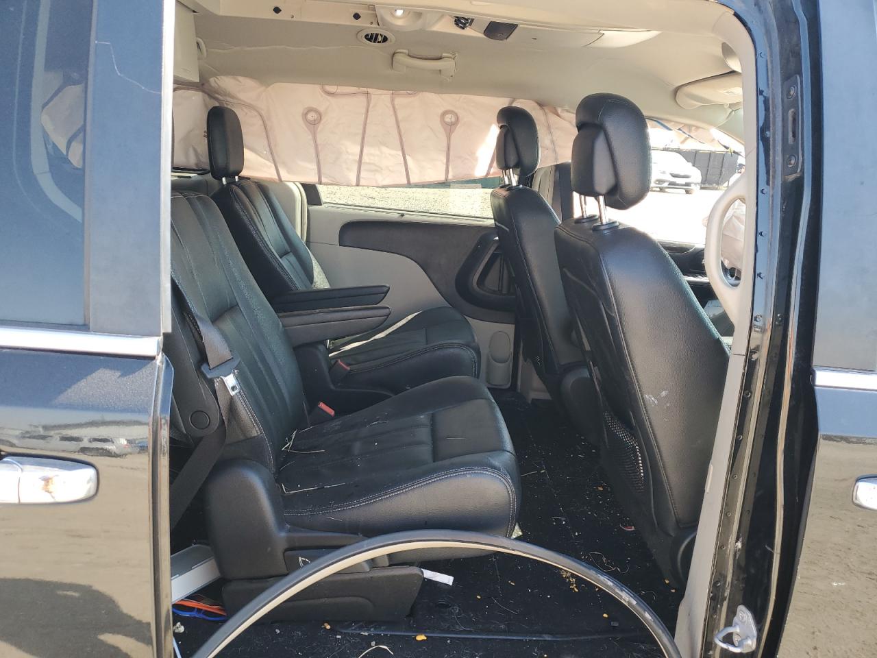 2016 Chrysler Town & Country VIN 2C4RC1BGXGR305391 Copart auction photo, all over damage thumbnail 11