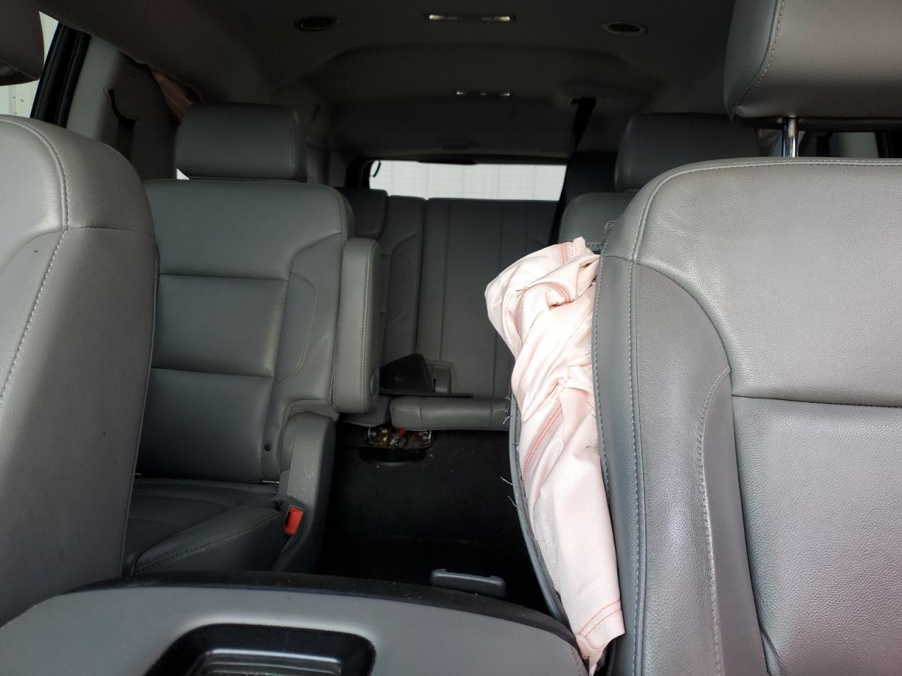 2019 Chevrolet Suburban VIN 1GNSKHKC0KR200438 Copart auction photo, side / front end damage thumbnail 10