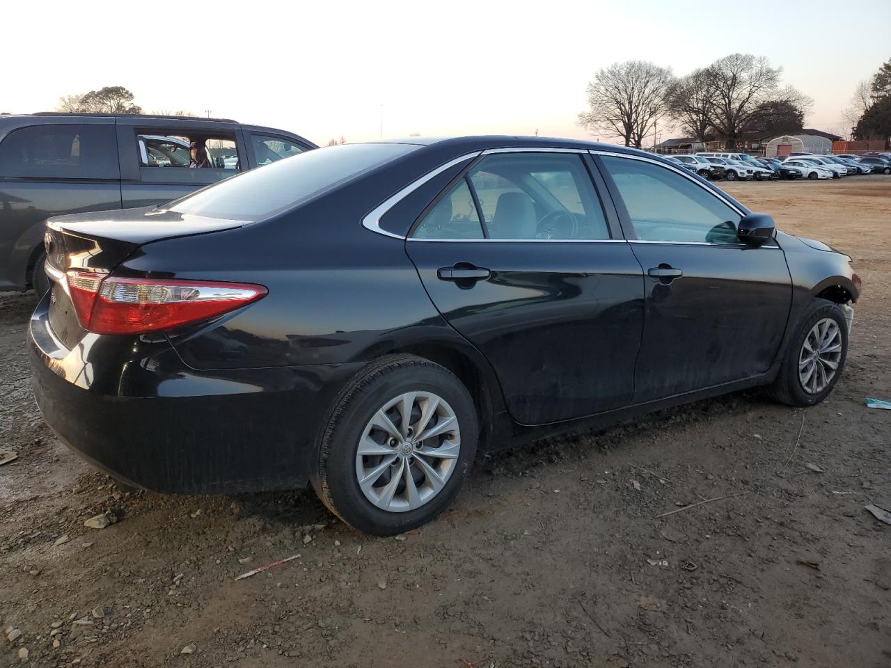 2016 Toyota Camry VIN 4T4BF1FK3GR551632 Copart auction photo, front end damage thumbnail 3