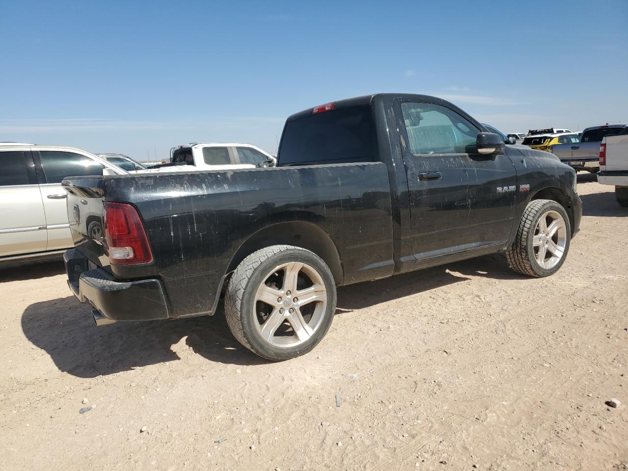 2013 RAM 1500 VIN 3C6JR6CT2DG512371 Copart auction photo, minor dent/scratches / normal wear damage thumbnail 3