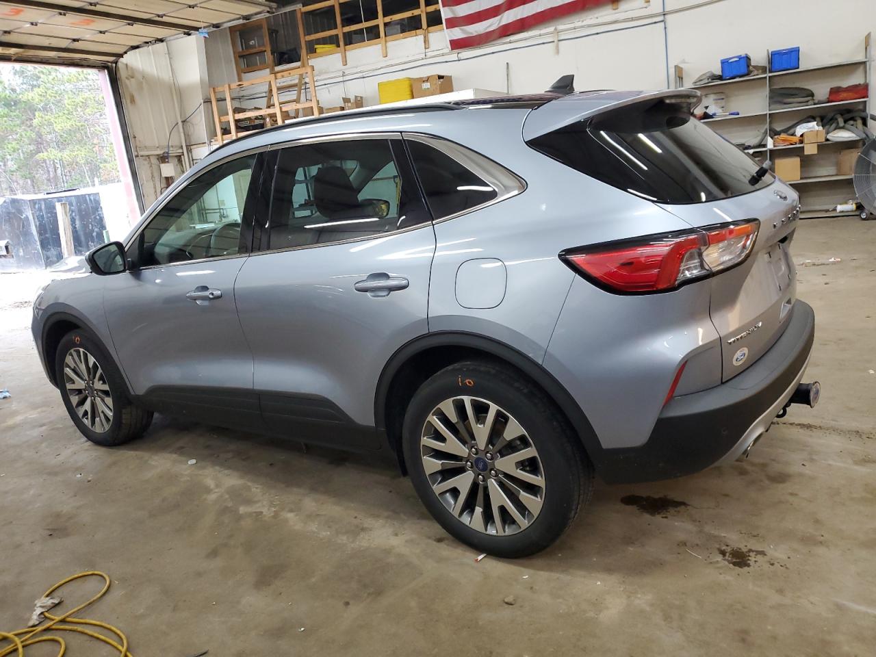 2022 Ford Escape VIN 1FMCU9J92NUB66938 Copart auction photo, front end damage thumbnail 2