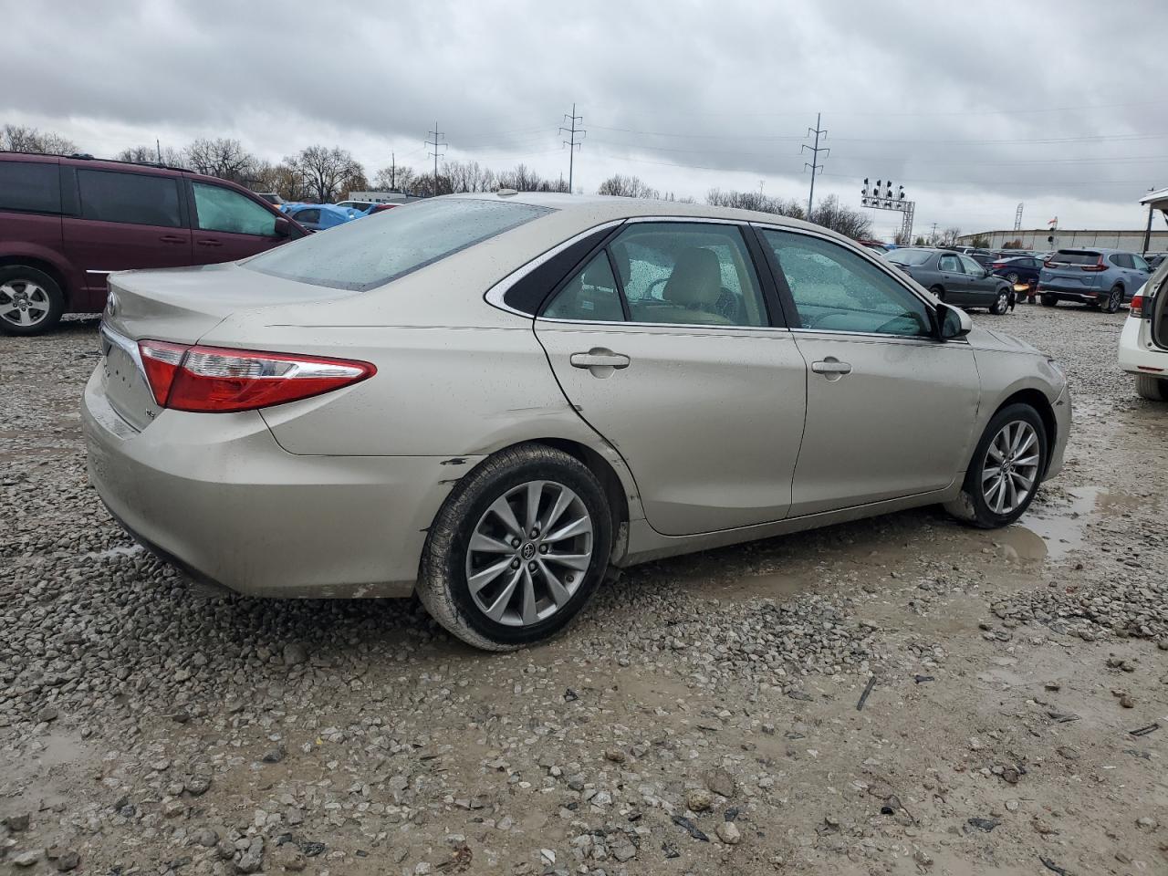 2015 Toyota Camry VIN 4T1BF1FK5FU950342 Copart auction photo, side / minor dent/scratches damage thumbnail 3