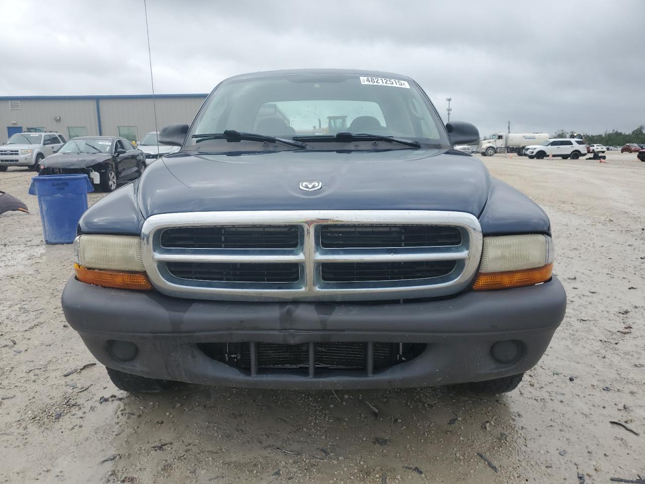 2004 Dodge Dakota VIN 1D7HL38KX4S570301 Copart auction photo, front end damage thumbnail 5