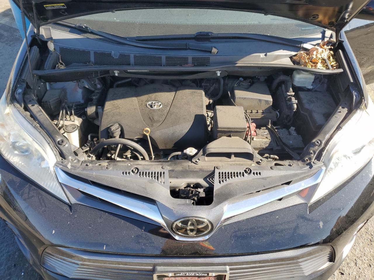 2018 Toyota Sienna VIN 5TDYZ3DC0JS943129 Copart auction photo, side damage thumbnail 12