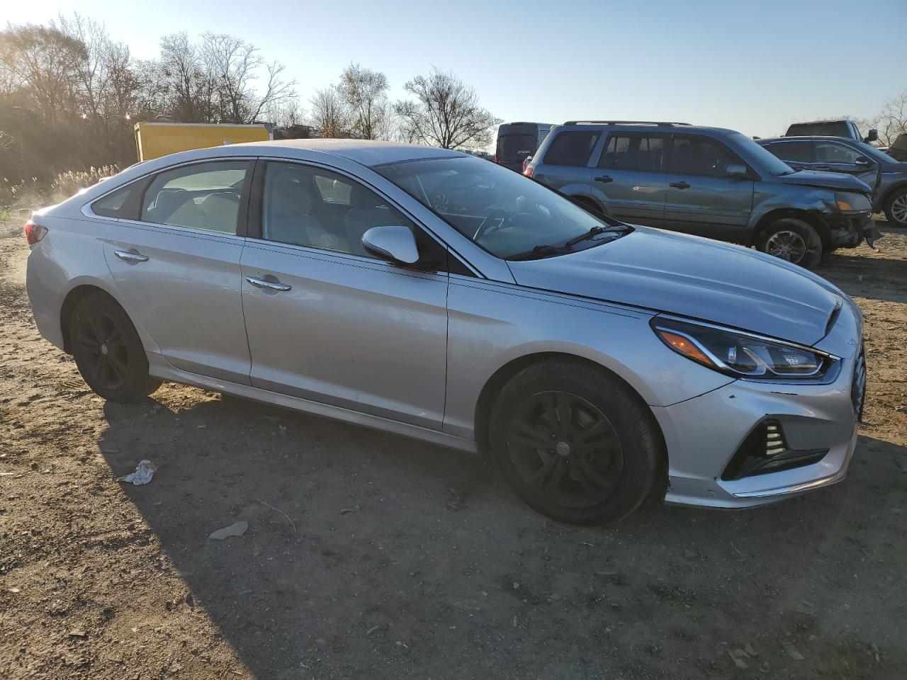 2018 Hyundai Sonata VIN 5NPE34AF2JH651268 Copart auction photo, front end / minor dent/scratches damage thumbnail 4