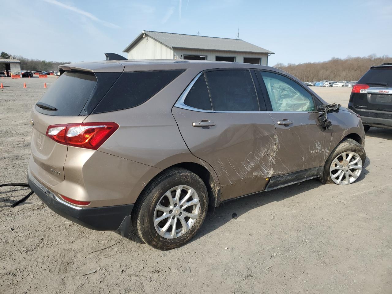 2018 Chevrolet Equinox VIN 2GNAXSEV4J6163878 Copart auction photo, side / front end damage thumbnail 3