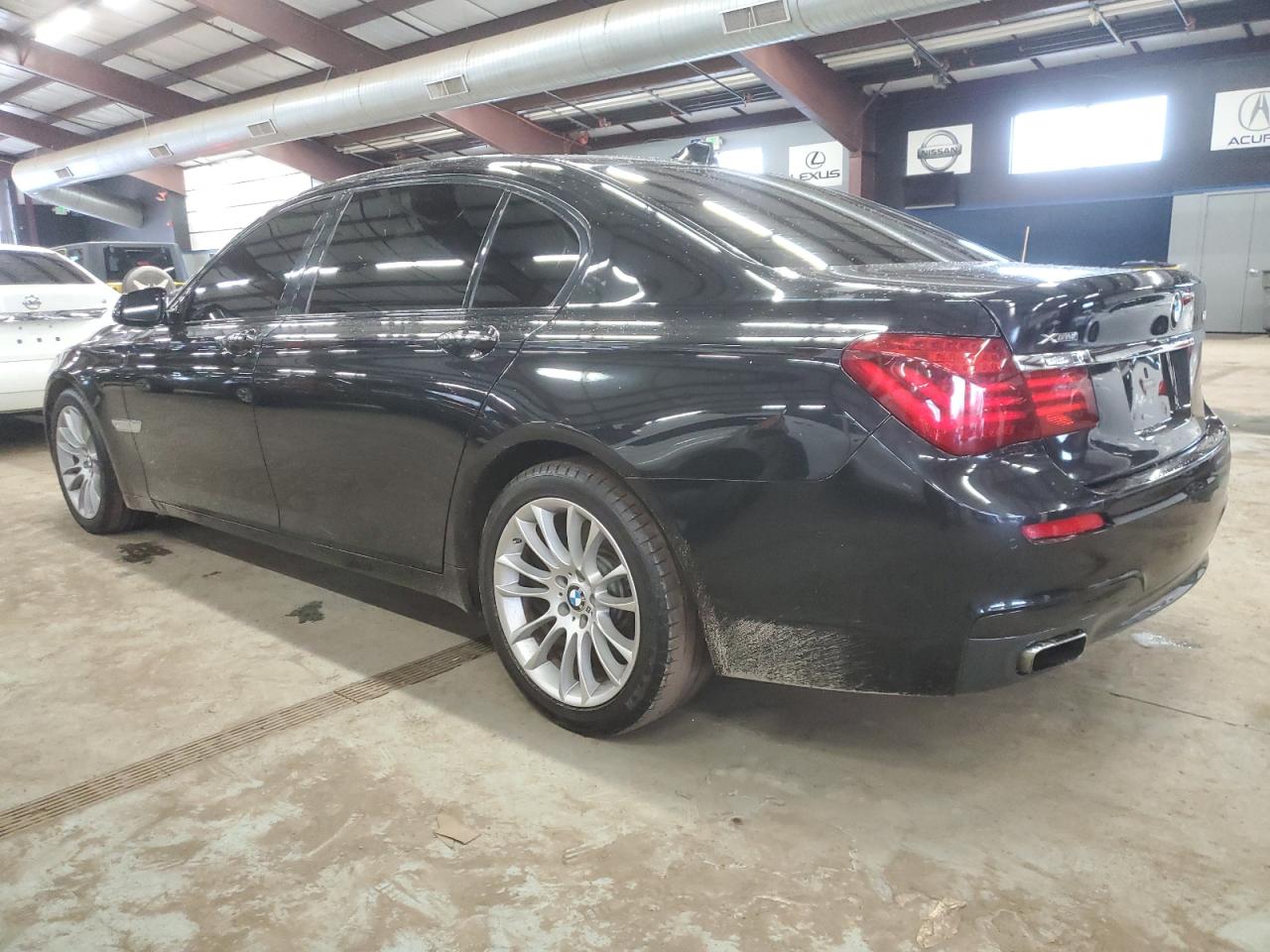 2014 BMW 7er VIN WBAYF8C5XED652905 Copart auction photo, minor dent/scratches damage thumbnail 2