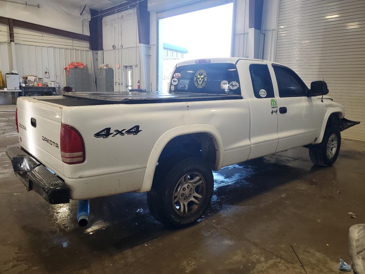 2004 Dodge Dakota VIN 1D7HG32N34S739646 Copart auction photo, all over damage thumbnail 3