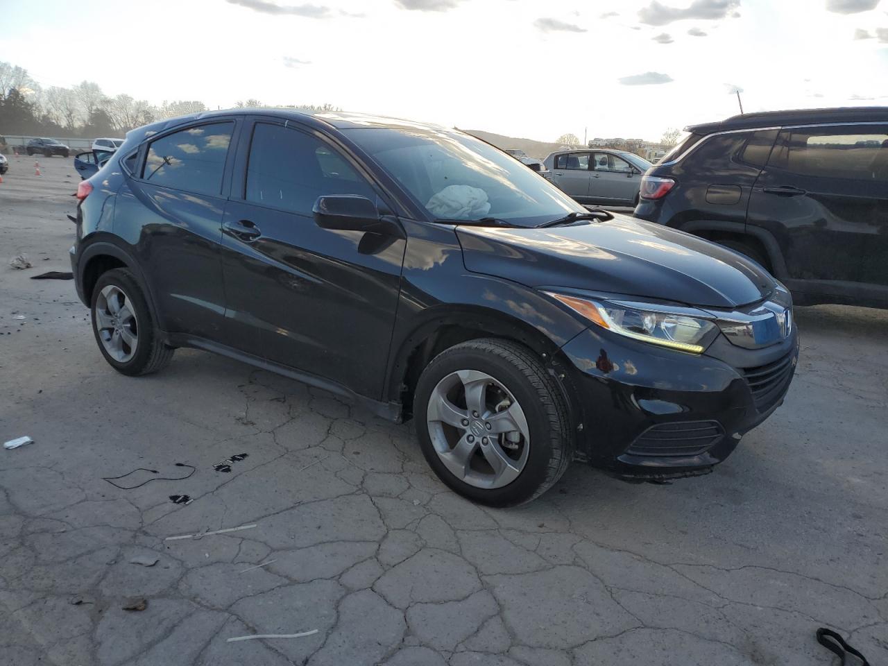 2022 Honda HR-V VIN 3CZRU5H35NM708878 Copart auction photo, front end / minor dent/scratches damage thumbnail 4