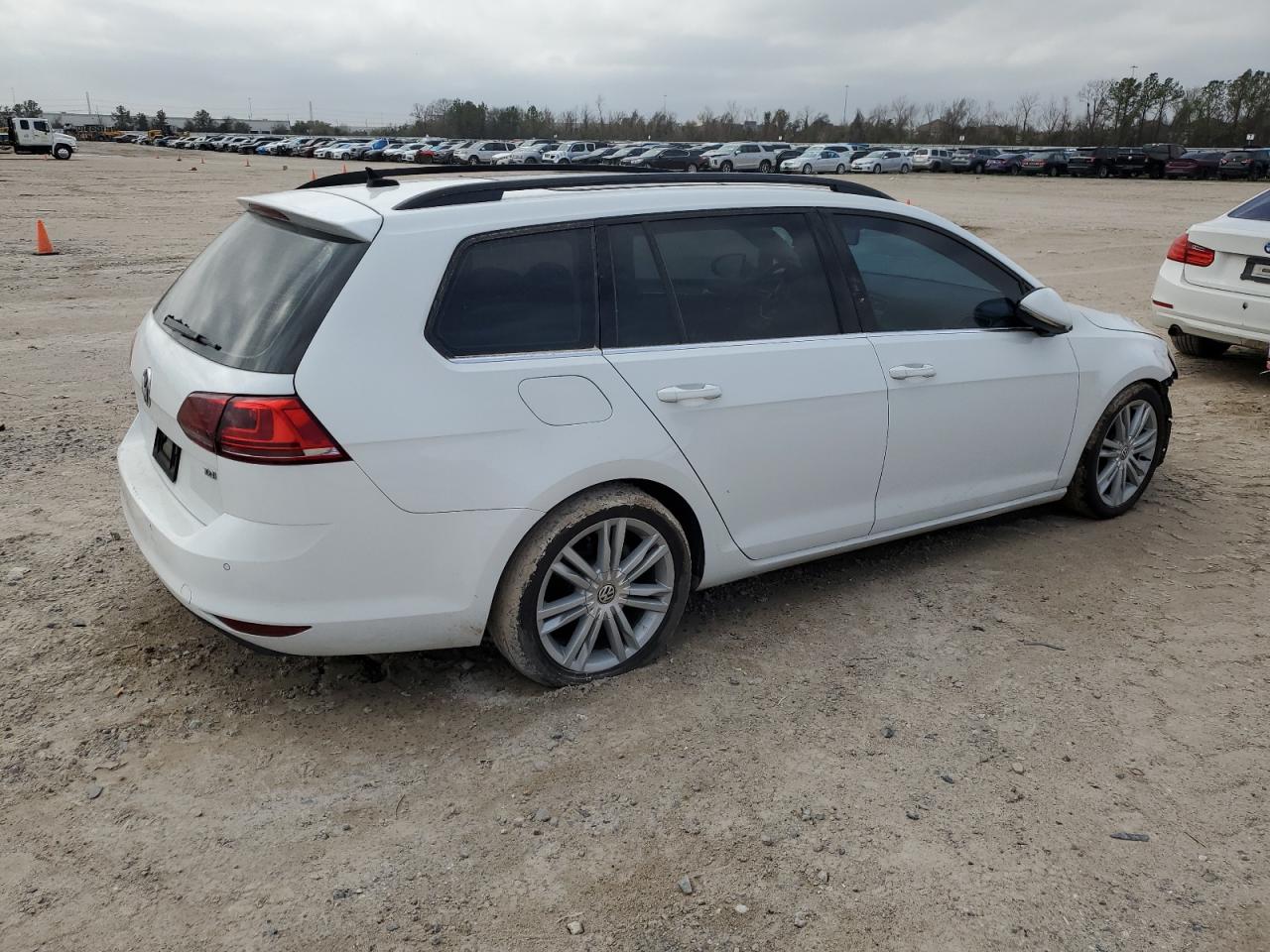 2015 Volkswagen Golf VIN 3VWFA7AU7FM507899 Copart auction photo, front end / all over damage thumbnail 3