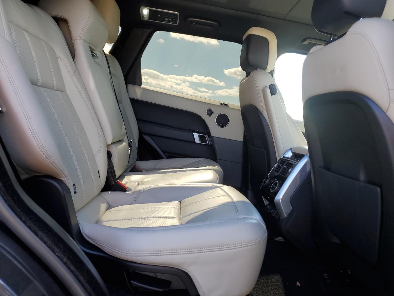 2020 Land Rover Range Rover VIN SALWR2SU8LA747025 Copart auction photo, front end / minor dent/scratches damage thumbnail 11