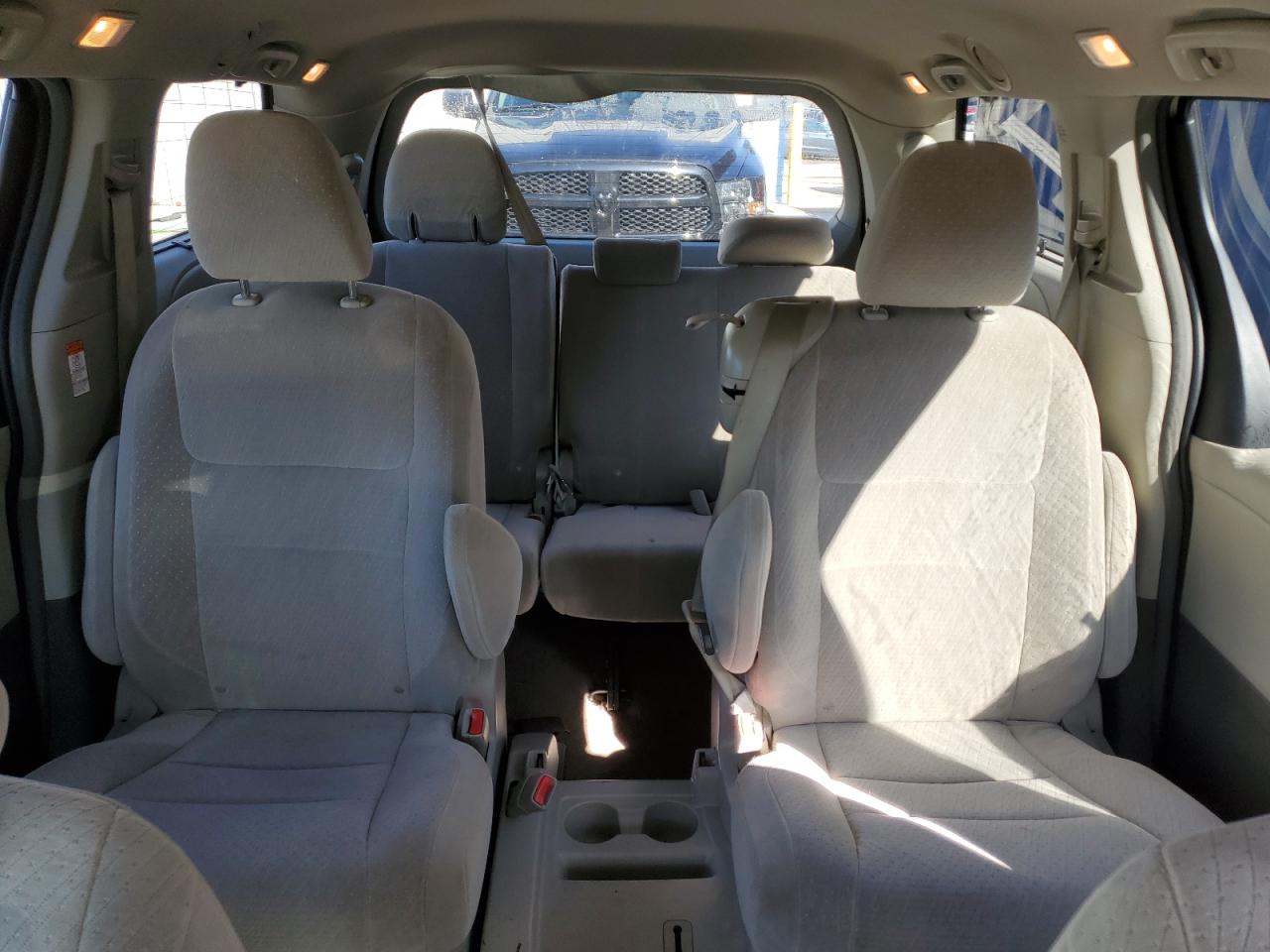 2015 Toyota Sienna VIN 5TDKK3DC8FS575140 Copart auction photo, rear end damage thumbnail 10