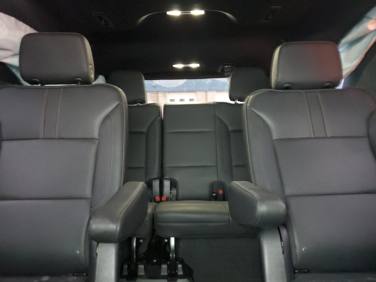 2022 Chevrolet Tahoe VIN 1GNSKRKD2NR243925 Copart auction photo, side / rear end damage thumbnail 10