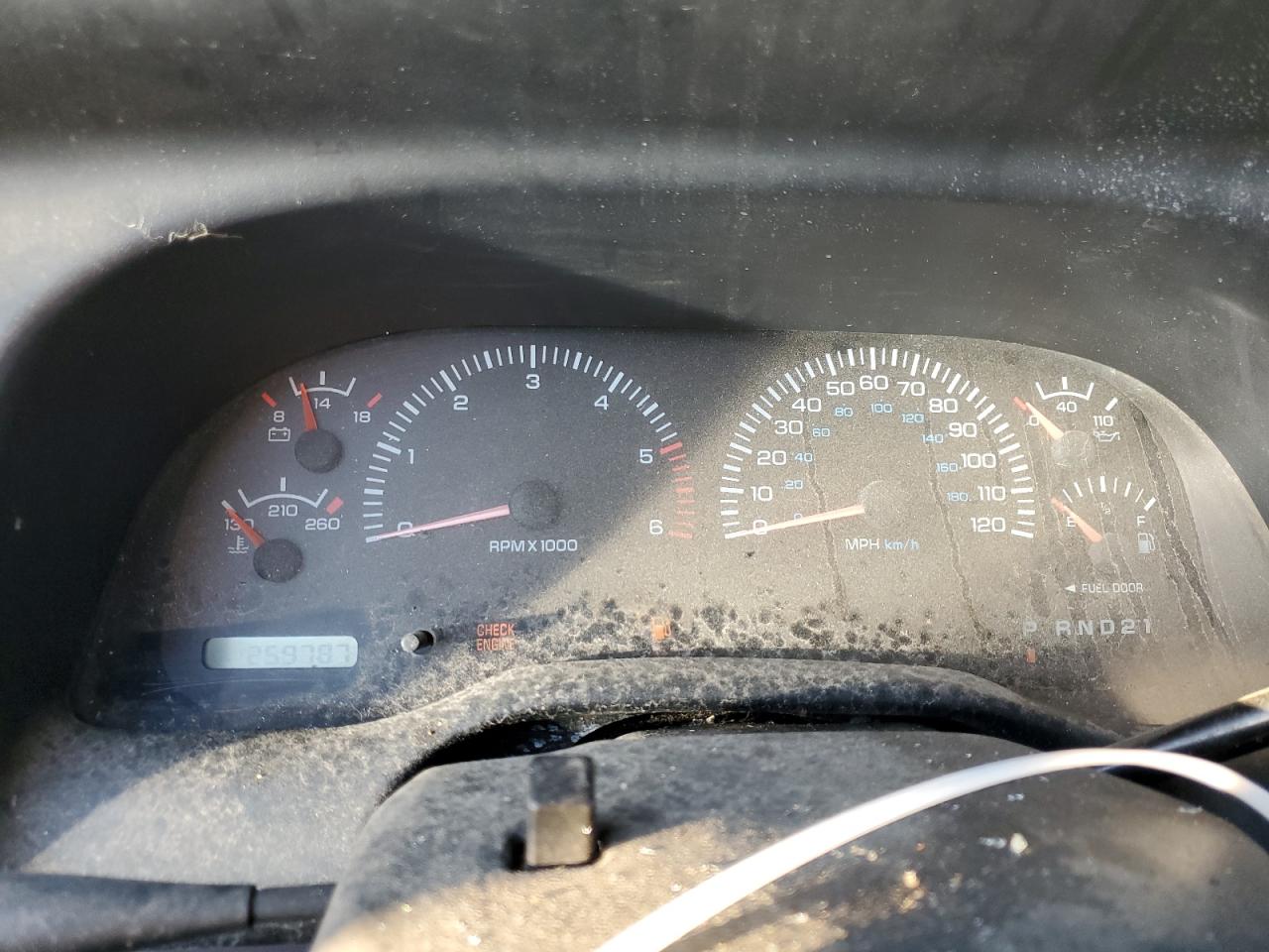 1998 Dodge RAM VIN 1B7HC16Y1WS757046 Copart auction photo, front end damage thumbnail 9