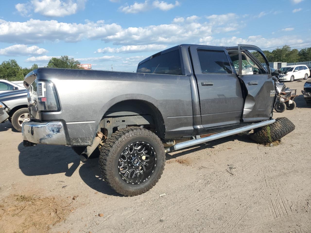 2015 RAM 2500 VIN 3C6UR5CL3FG503527 Copart auction photo, all over damage thumbnail 3
