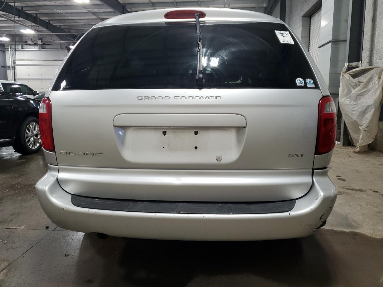 2005 Dodge Caravan VIN 2D4GP44L55R336104 Copart auction photo, front end damage thumbnail 6