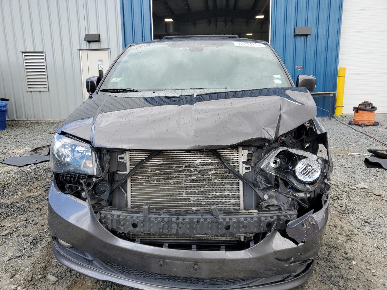 2019 Dodge Caravan VIN 2C4RDGEG4KR693089 Copart auction photo, front end damage thumbnail 5
