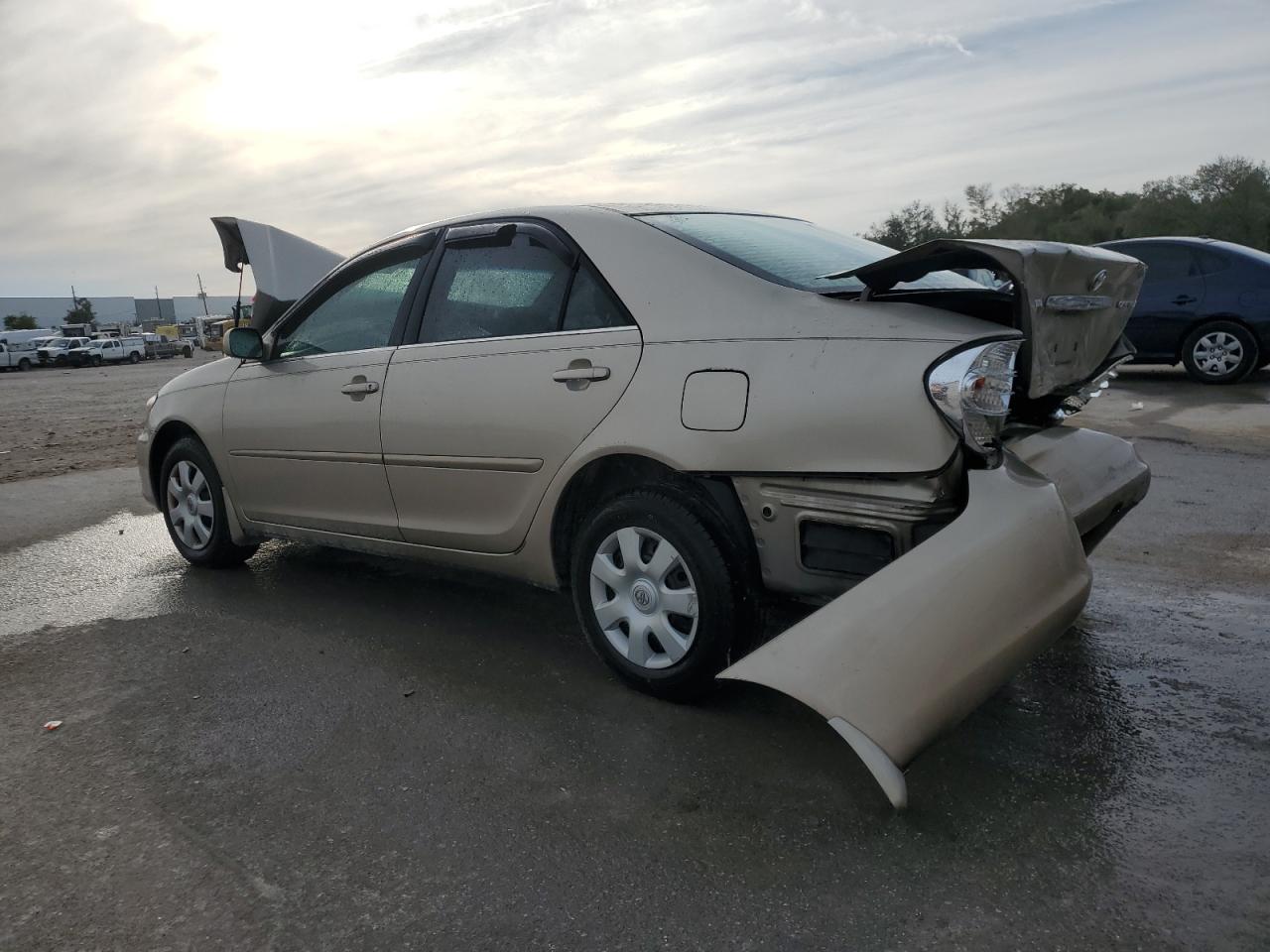 2003 Toyota Camry VIN 4T1BE32K23U197997 Copart auction photo, front end / rear end damage thumbnail 2