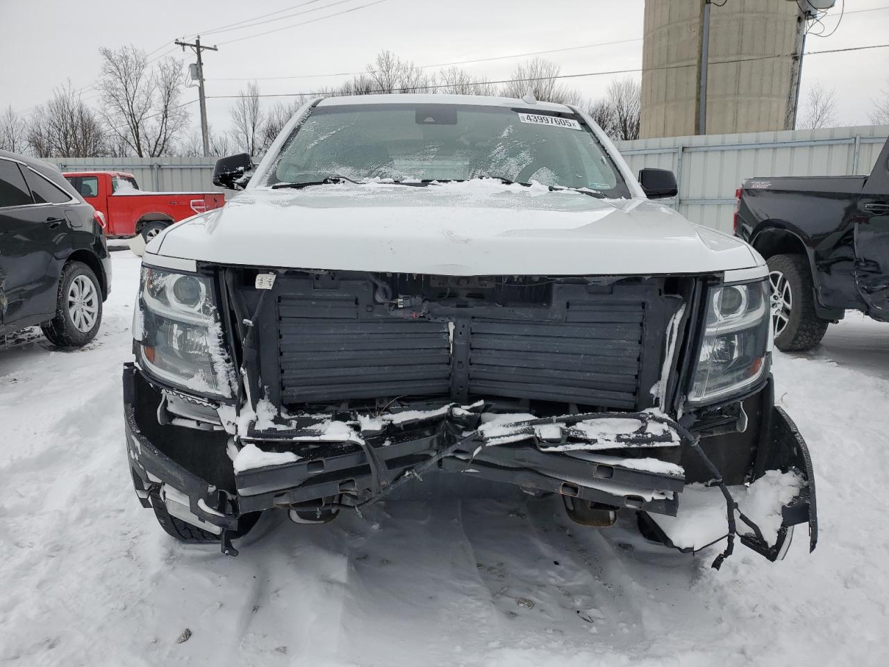 2018 Chevrolet Suburban VIN 1GNSKJKC0JR166765 Copart auction photo, all over damage thumbnail 5