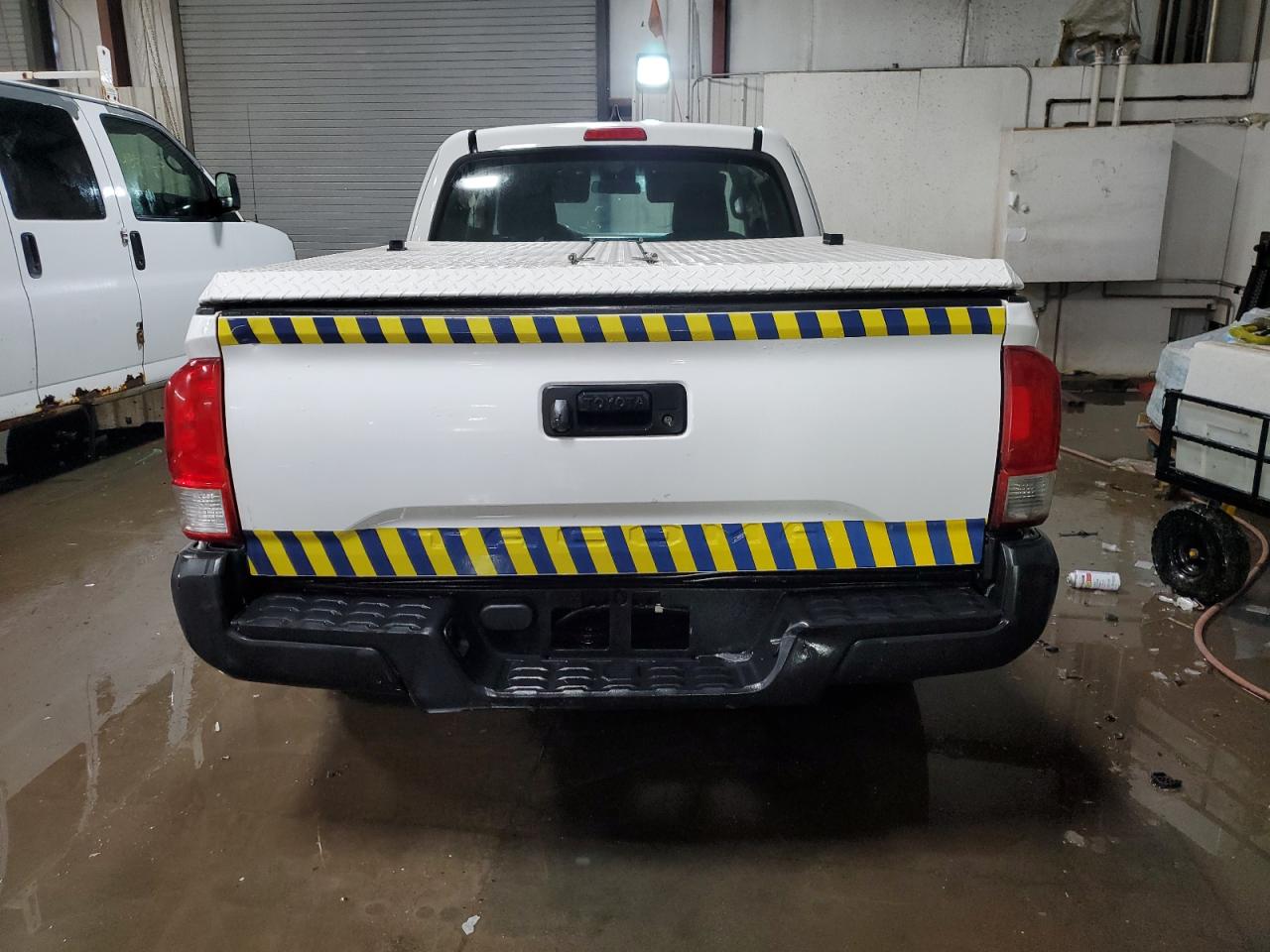 2017 Toyota Tacoma VIN 5TFRX5GN9HX087031 Copart auction photo, front end damage thumbnail 6