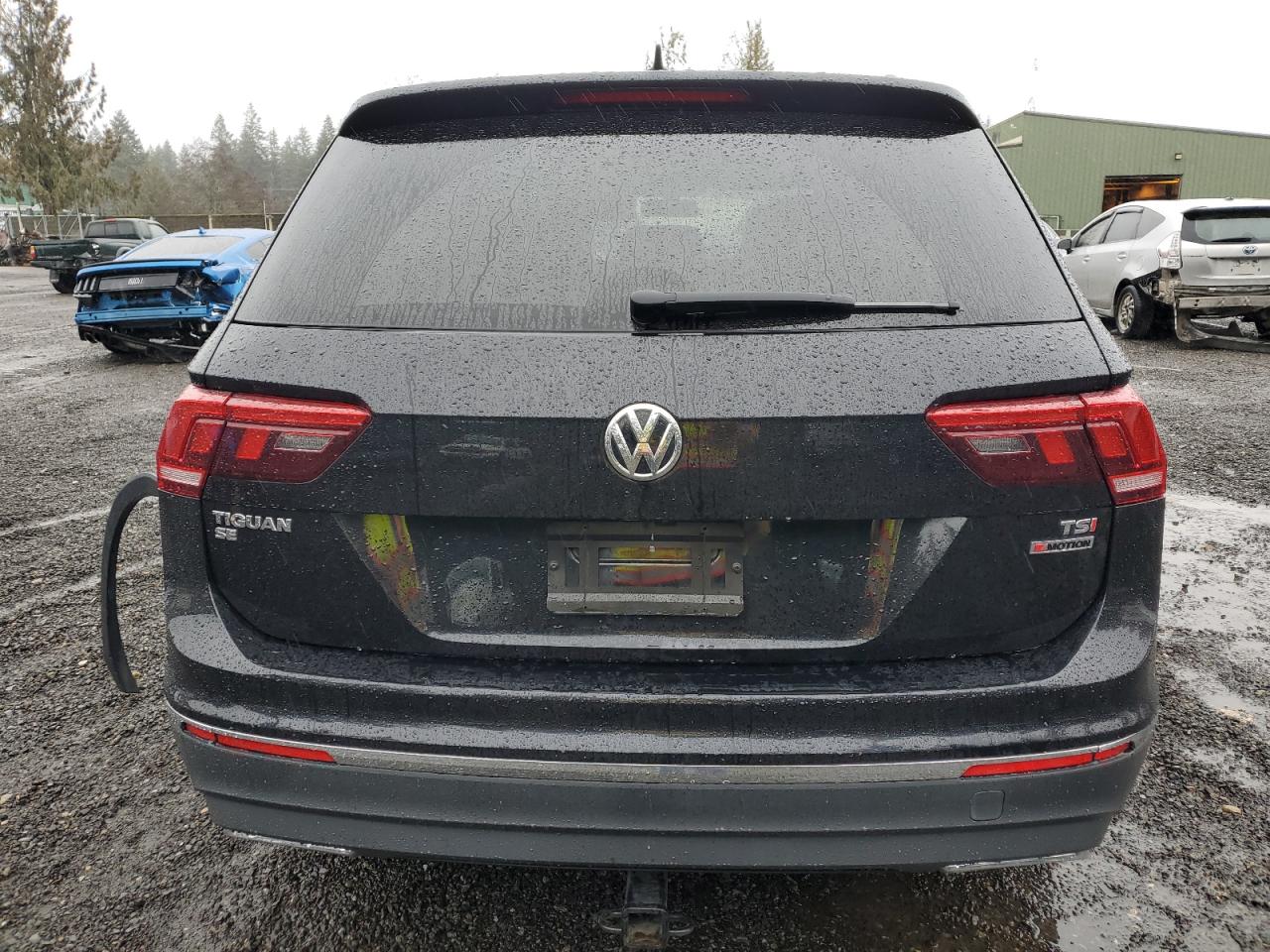 2018 Volkswagen Tiguan VIN 3VV2B7AX8JM202740 Copart auction photo, side damage thumbnail 6