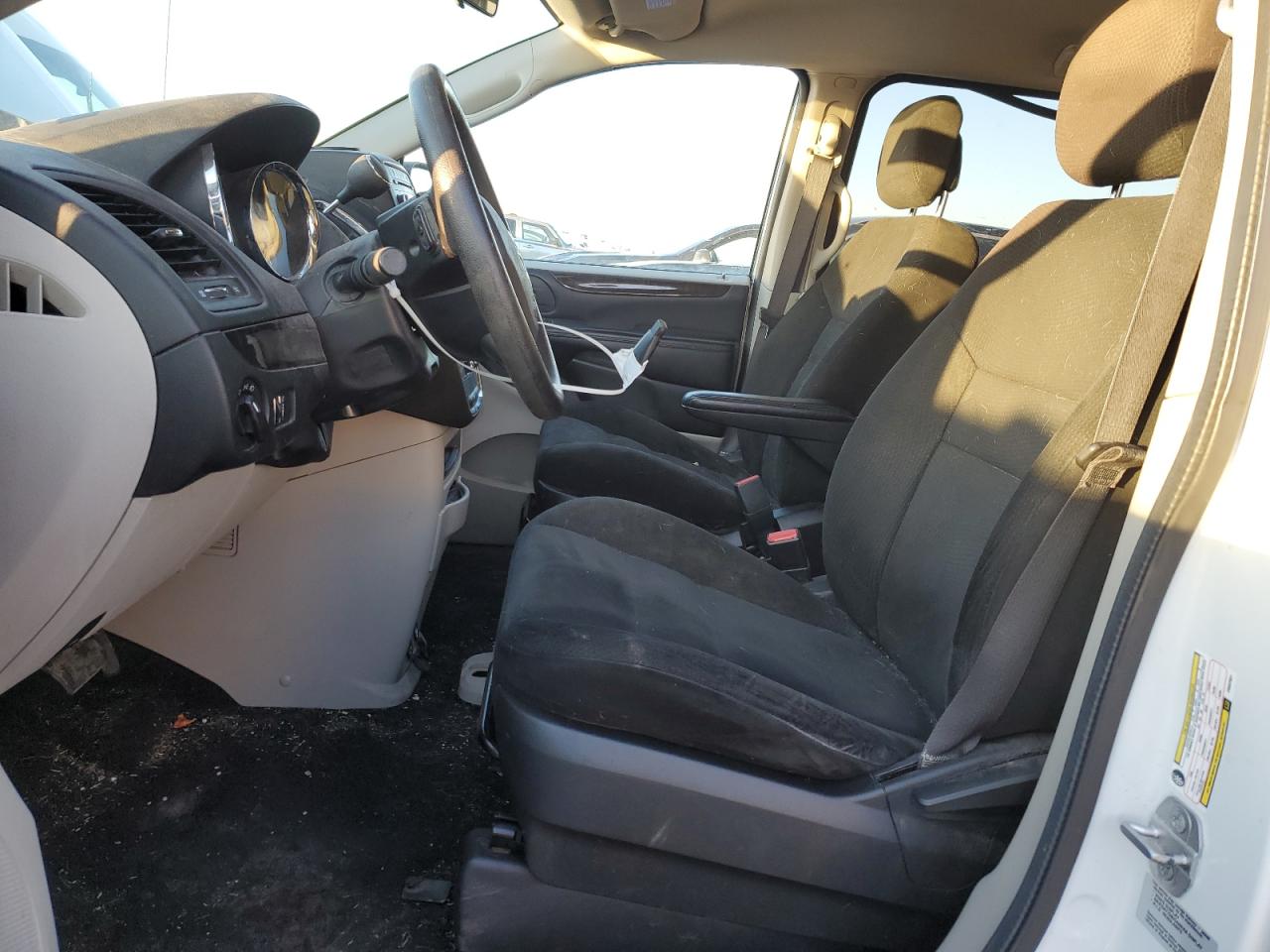 2015 Dodge Caravan VIN 2C4RDGBG2FR607031 Copart auction photo, hail / rear end damage thumbnail 7