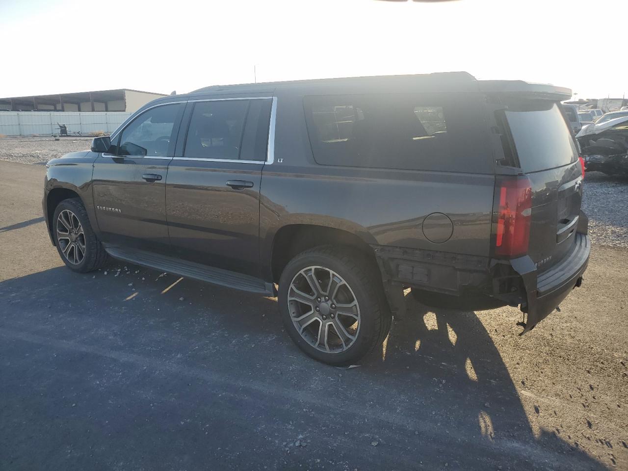 2016 Chevrolet Suburban VIN 1GNSKHKC8GR220038 Copart auction photo, minor dent/scratches damage thumbnail 2