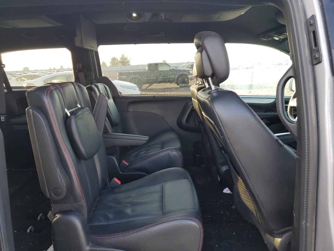 2019 Dodge Caravan VIN 2C4RDGEG0KR670604 Copart auction photo, side / front end damage thumbnail 11