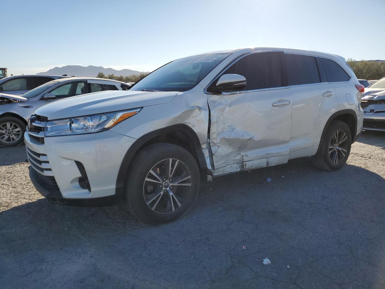 2018 Toyota Highlander VIN 5TDZZRFH4JS287873