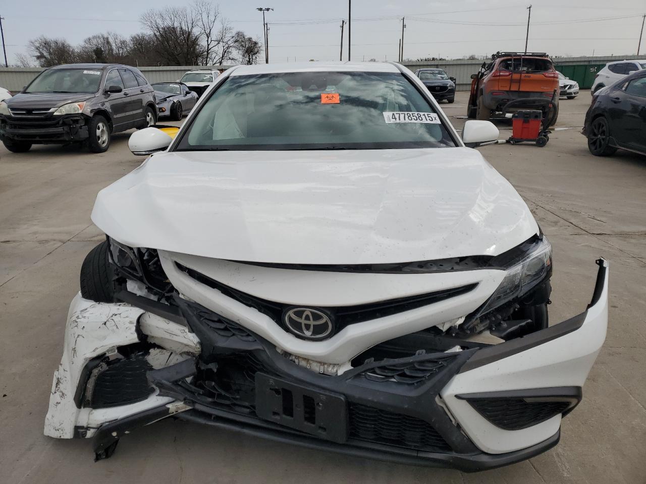 2022 Toyota Camry VIN 4T1G11AK0NU625060 Copart auction photo, front end damage thumbnail 5