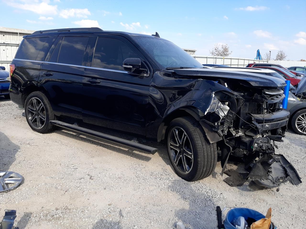 2020 Ford Expedition VIN 1FMJU2AT6LEA63667 Copart auction photo, front end damage thumbnail 4
