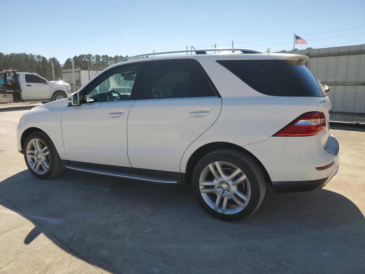 2014 Mercedes-Benz M-klasse VIN 4JGDA2EB5EA356347 Copart auction photo, normal wear damage thumbnail 2