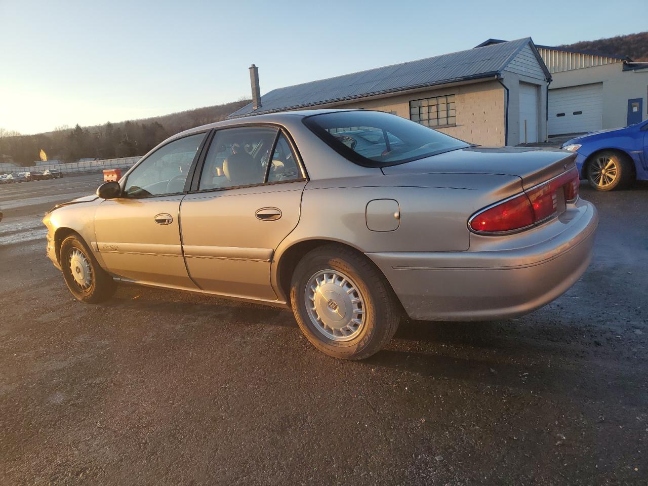 2000 Buick Century VIN 2G4WY55J4Y1156751 Copart auction photo, front end / minor dent/scratches damage thumbnail 2