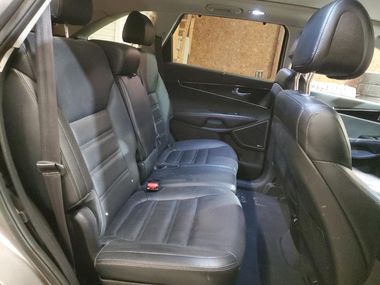 2016 KIA Sorento VIN 5XYPKDA59GG031228 Copart auction photo, rear end damage thumbnail 11