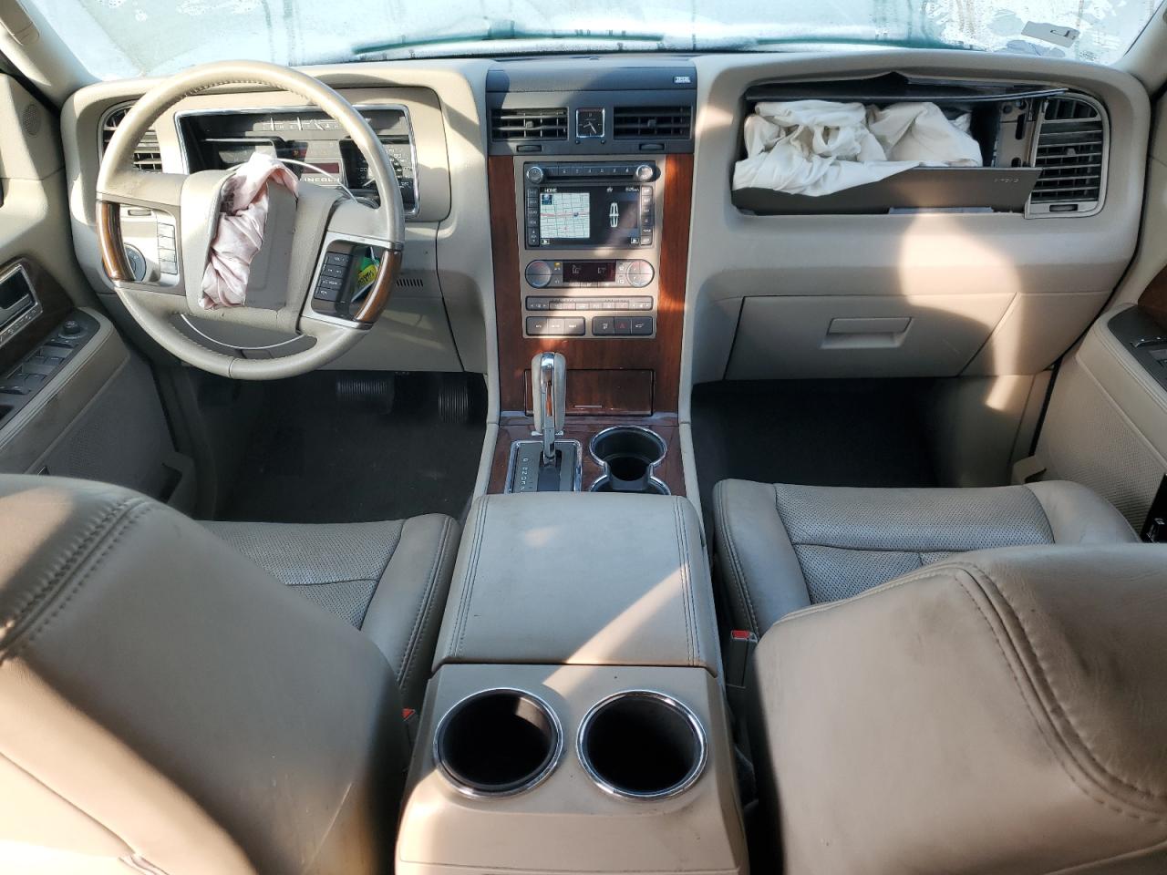 2014 Lincoln Navigator VIN 5LMJJ2H53EEL05069 Copart auction photo, front end / minor dent/scratches damage thumbnail 8