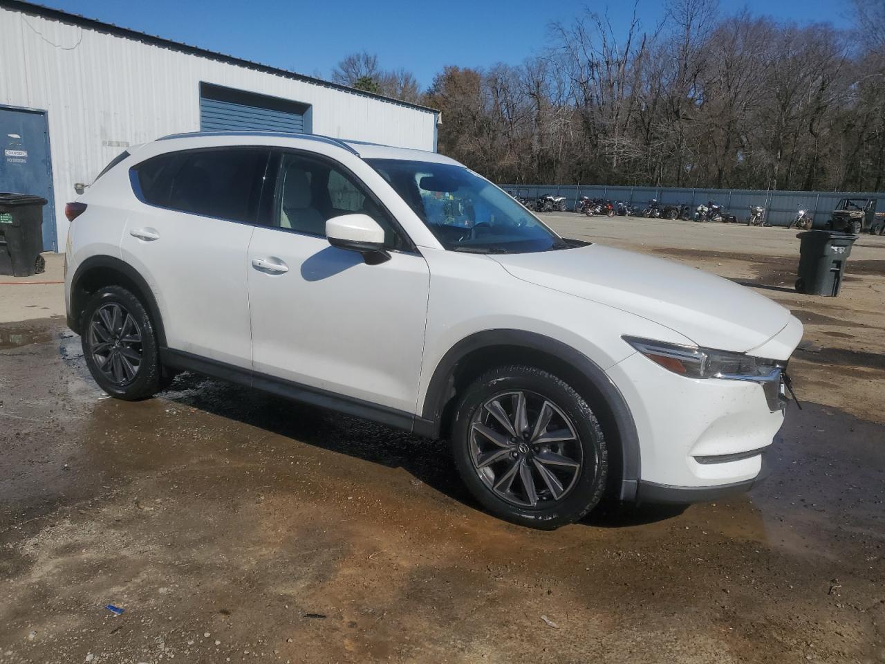2018 Mazda CX-5 VIN JM3KFADM1J0420207 Copart auction photo, front end / minor dent/scratches damage thumbnail 4