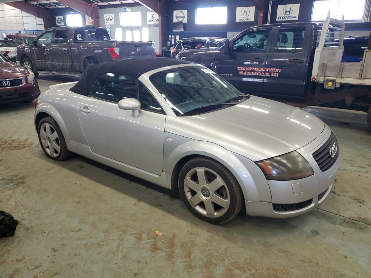 2001 Audi TT VIN TRUTX28N311037470 Copart auction photo, minor dent/scratches damage thumbnail 4
