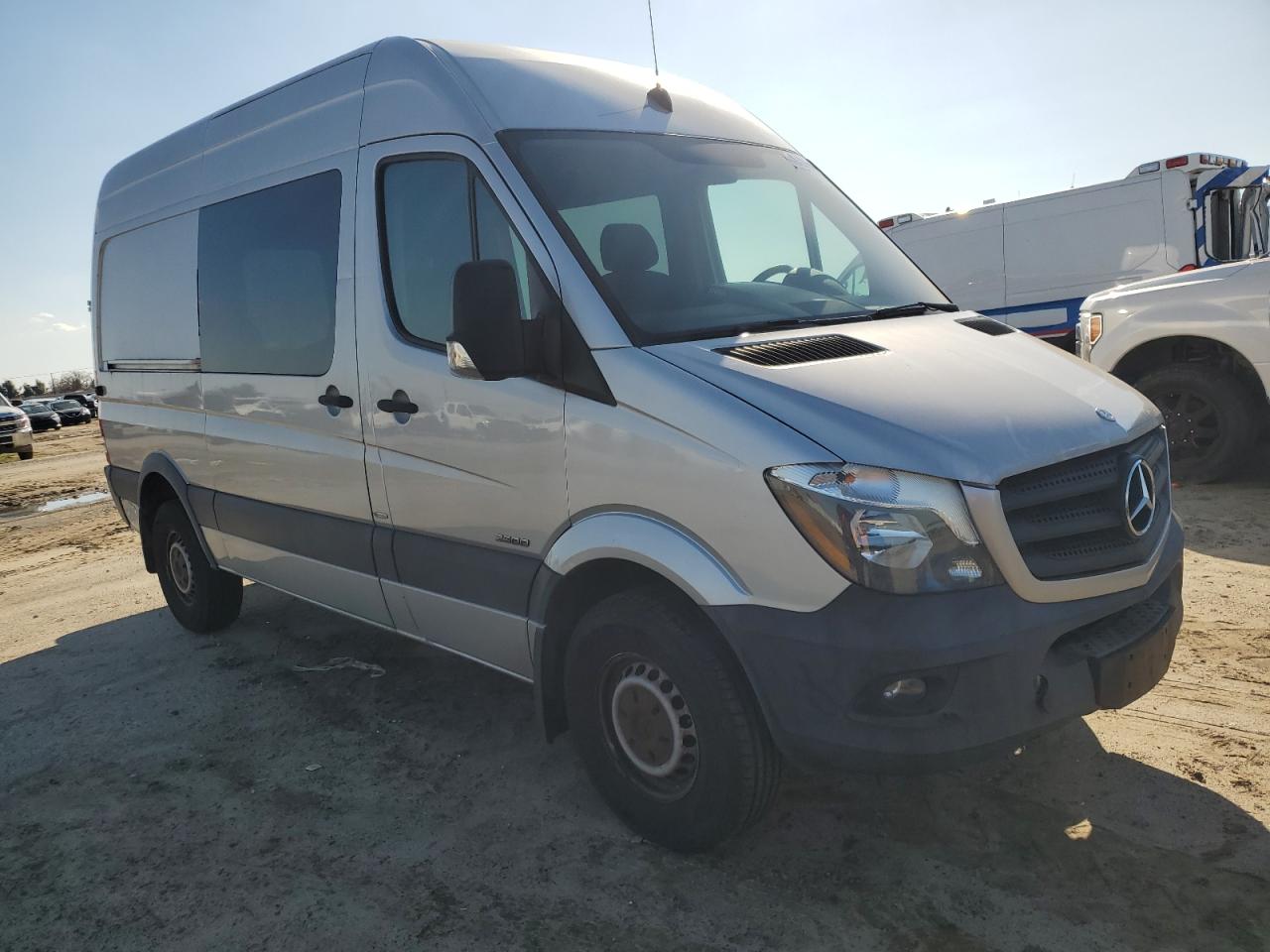 2014 Mercedes-Benz Sprinter VIN WD4PE7CC2E5863610 Copart auction photo, minor dent/scratches damage thumbnail 4
