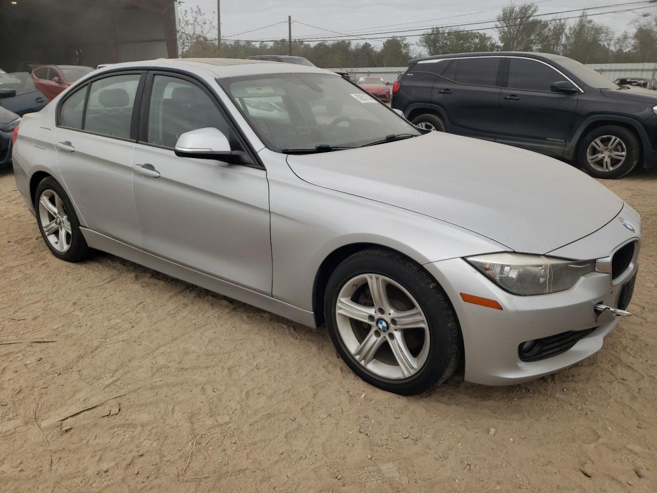 2013 BMW 3er VIN WBA3C1C56DF444811 Copart auction photo, undercarriage / mechanical damage thumbnail 4