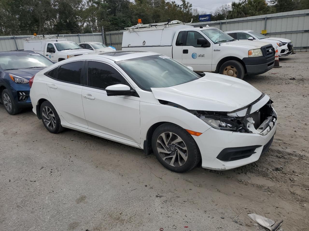 2017 Honda Civic VIN 19XFC2F74HE033152 Copart auction photo, front end damage thumbnail 4